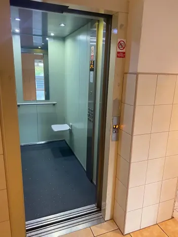 Prodej bytu 3+1, Praha - Háje, Matúškova, 77 m2