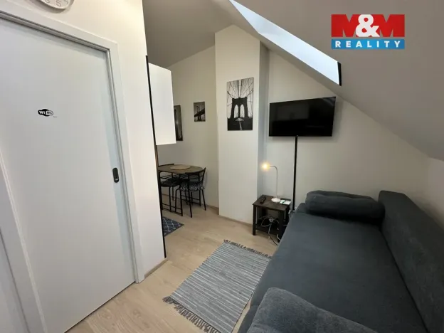 Pronájem bytu 1+kk, Praha - Hloubětín, Konzumní, 18 m2