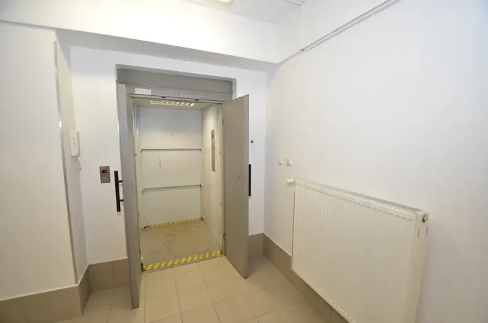 Pronájem skladu, Liberec, Řeznická, 227 m2