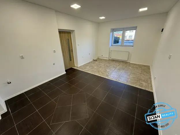 Pronájem obchodního prostoru, Opava, Pekařská, 51 m2