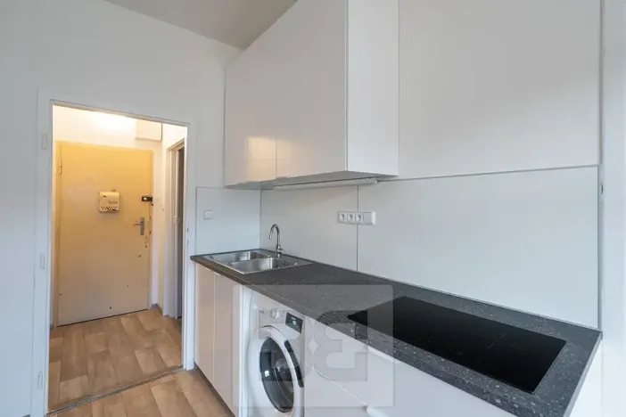 Pronájem bytu 2+kk, Praha - Vršovice, Novorossijská, 38 m2