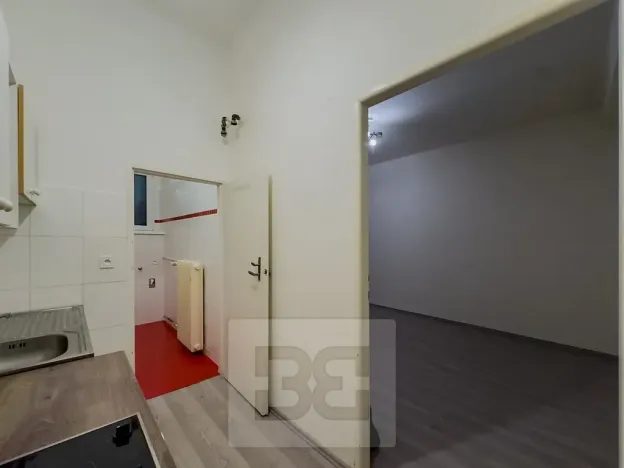 Pronájem bytu 1+kk, Praha - Smíchov, K vodojemu, 26 m2