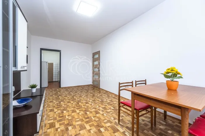 Pronájem bytu 2+kk, Praha - Kobylisy, Kaňkovského, 43 m2