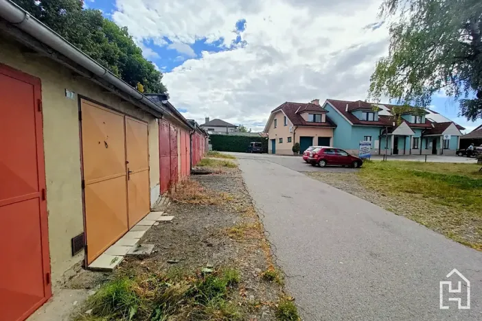 Pronájem garáže, Havlíčkův Brod, 18 m2