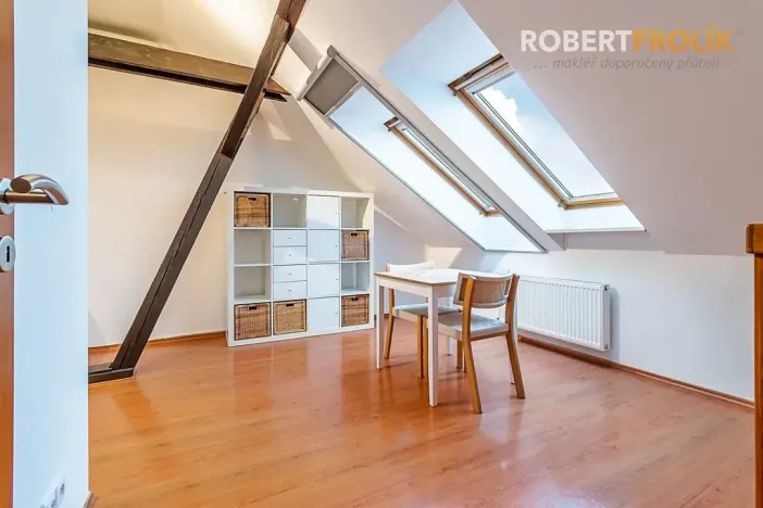 Pronájem bytu 1+kk, Praha - Ruzyně, Sobínská, 36 m2