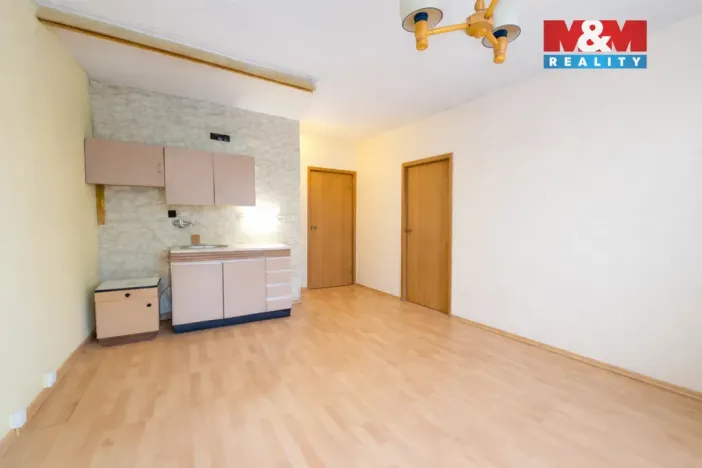 Pronájem bytu 1+1, Chomutov, Borová, 35 m2