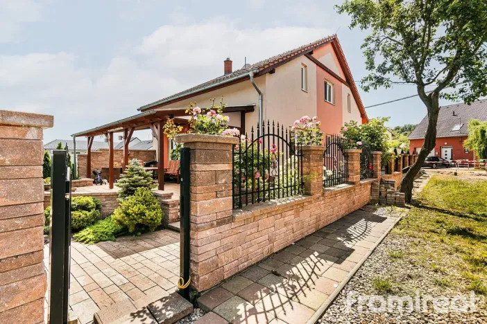 Prodej rodinného domu, Blučina, Zahradní, 152 m2