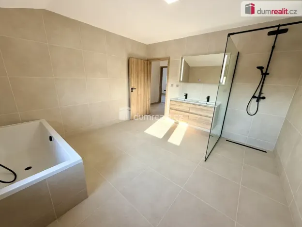 Pronájem rodinného domu, Huštěnovice, 136 m2