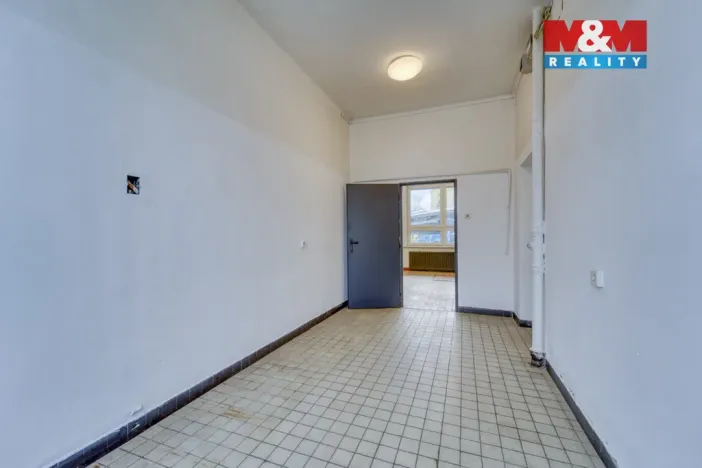 Pronájem obchodního prostoru, Klatovy - Klatovy III, Nádražní, 38 m2