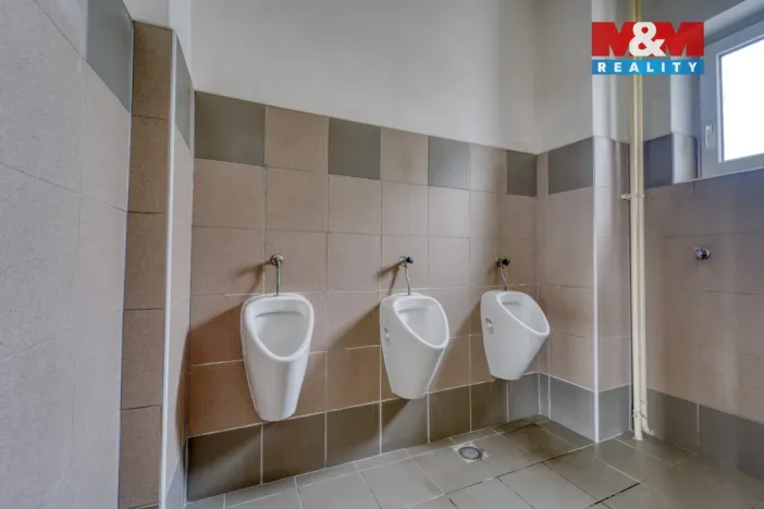 Pronájem obchodního prostoru, Klatovy - Klatovy III, Nádražní, 38 m2