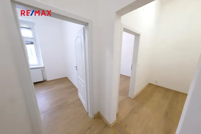 Pronájem bytu 2+kk, Praha - Libeň, Chlumčanského, 34 m2