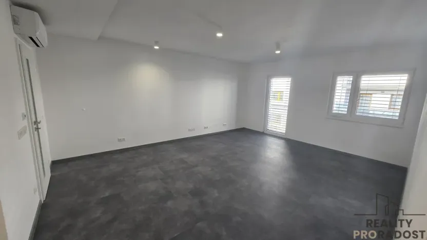 Pronájem bytu 3+kk, Znojmo, Třešňová, 85 m2