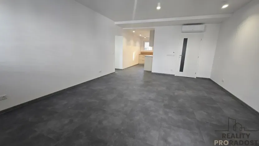 Pronájem bytu 3+kk, Znojmo, Třešňová, 85 m2