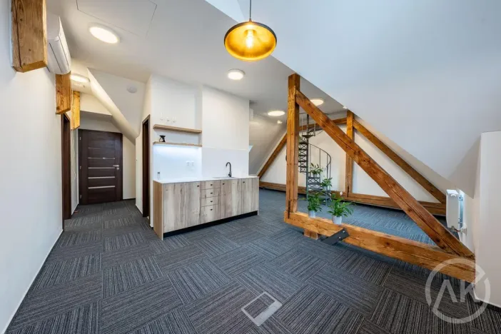 Pronájem kanceláře, Ostrava - Mariánské Hory, Nivnická, 72 m2