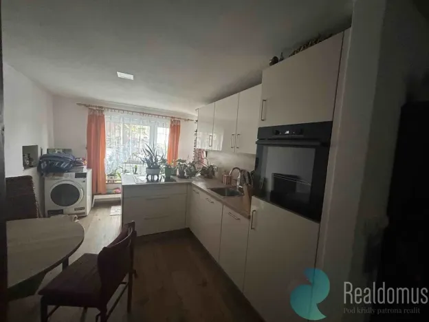 Prodej bytu 2+1, Chvalovice, 78 m2