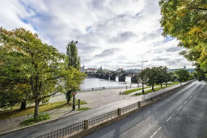 Prodej bytu 3+kk, Praha - Smíchov, Hořejší nábřeží, 85 m2