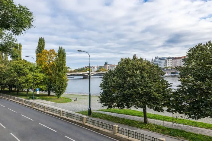 Prodej bytu 3+kk, Praha - Smíchov, Hořejší nábřeží, 85 m2