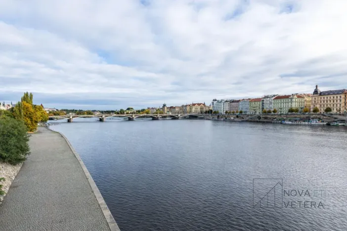 Prodej bytu 3+kk, Praha - Smíchov, Hořejší nábřeží, 85 m2