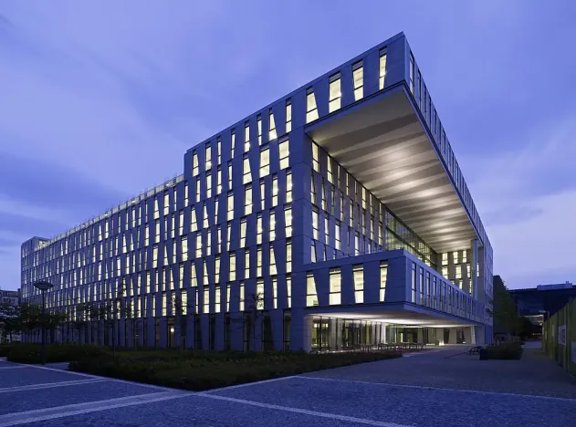 Pronájem kanceláře, Praha - Karlín, Karolinská, 440 m2