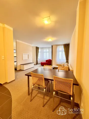 Pronájem bytu 1+1, Karlovy Vary, Divadelní, 30 m2