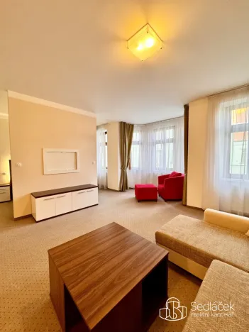 Pronájem bytu 1+1, Karlovy Vary, Divadelní, 30 m2