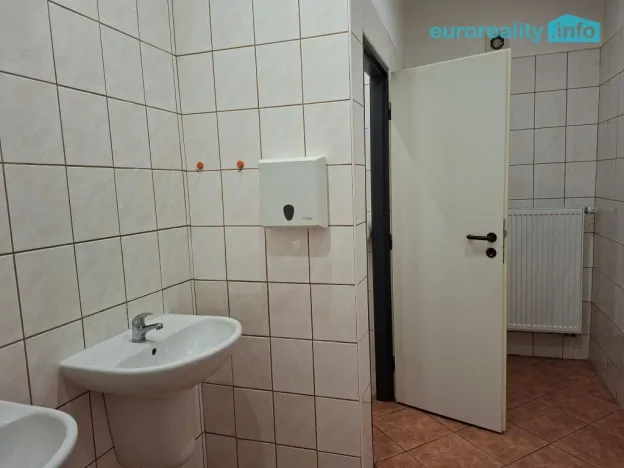 Pronájem restaurace, Žandov, Náměstí, 200 m2