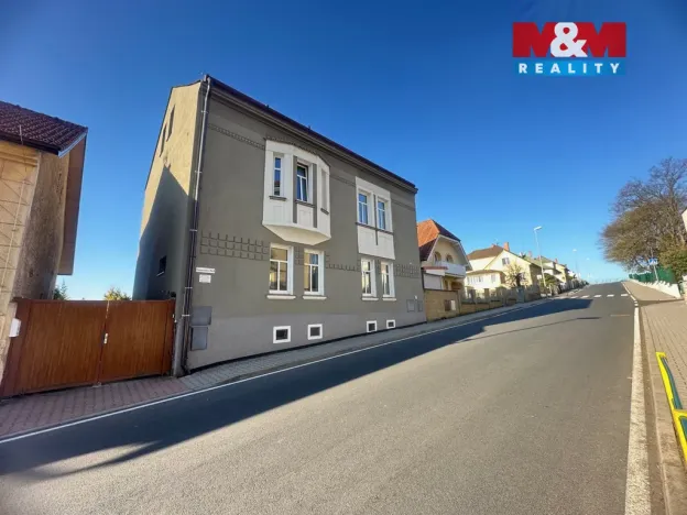 Pronájem rodinného domu, Dobrovice, Komenského, 285 m2