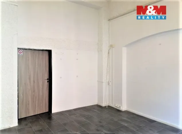 Pronájem obchodního prostoru, Kladno, Váňova, 35 m2