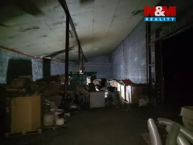 Pronájem skladu, Doksy, Valdštejnská, 1730 m2