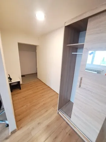 Pronájem bytu 1+kk, Praha - Vysočany, U vinných sklepů, 28 m2