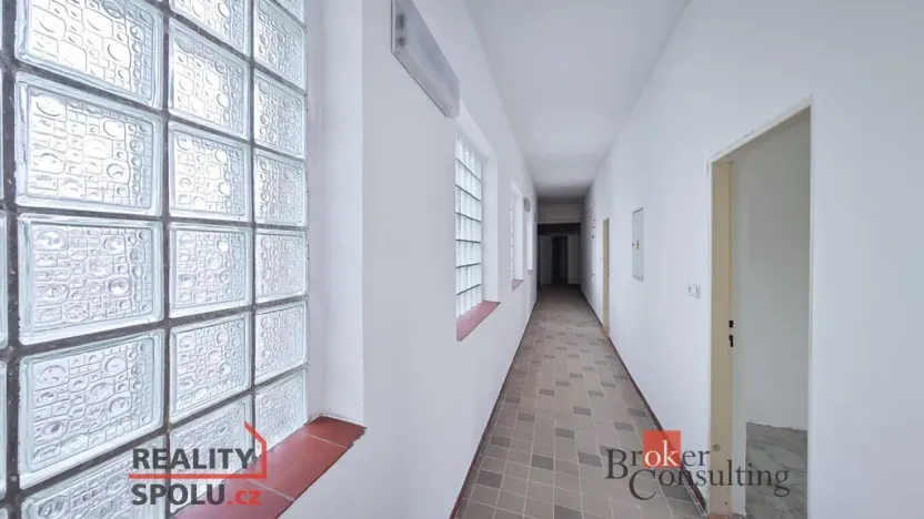 Pronájem kanceláře, Pardubice - Zelené Předměstí, V Ráji, 740 m2