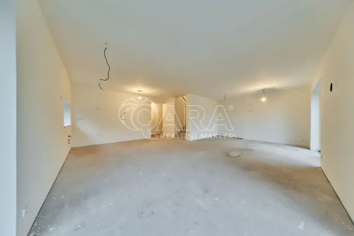 Prodej bytu 4+kk, Mladé Buky - Hertvíkovice, 132 m2