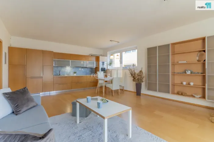 Prodej bytu 2+kk, Jesenice, Sluneční, 63 m2