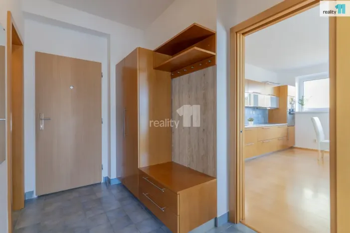 Prodej bytu 2+kk, Jesenice, Sluneční, 63 m2