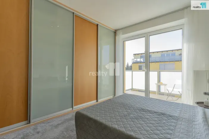 Prodej bytu 2+kk, Jesenice, Sluneční, 63 m2