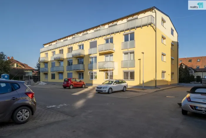 Prodej bytu 2+kk, Jesenice, Sluneční, 63 m2