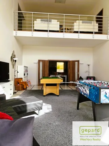 Prodej rodinného domu, Nová Role - Mezirolí, 350 m2