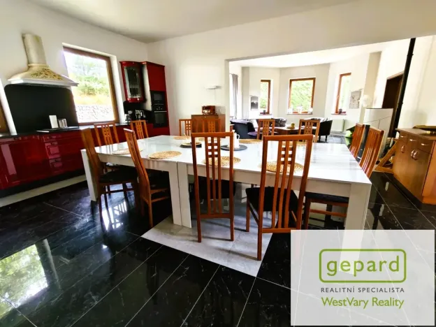 Prodej rodinného domu, Nová Role - Mezirolí, 310 m2