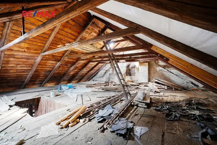 Prodej vícegeneračního domu, Úterý, 677 m2