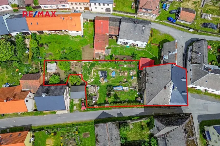 Prodej rodinného domu, Úterý, 677 m2