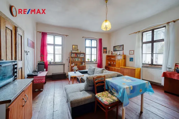 Prodej rodinného domu, Úterý, 677 m2