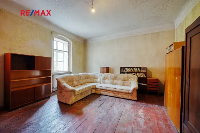 Prodej rodinného domu, Úterý, 677 m2