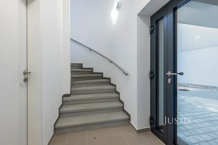 Pronájem obchodního prostoru, Staré Město, Hradišťská, 42 m2