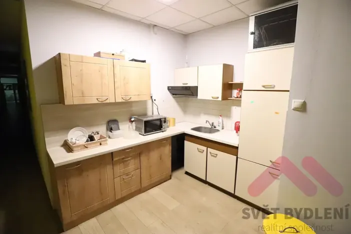 Pronájem kanceláře, Praha - Libeň, Voctářova, 117 m2