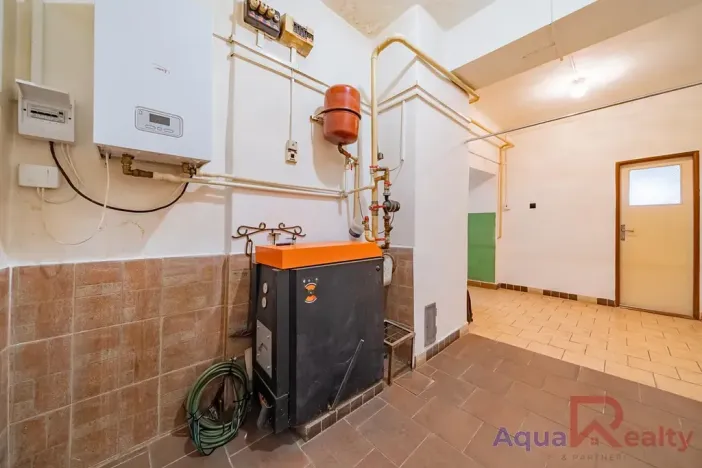 Prodej bytu 2+1, Teplá, Masarykovo náměstí, 146 m2