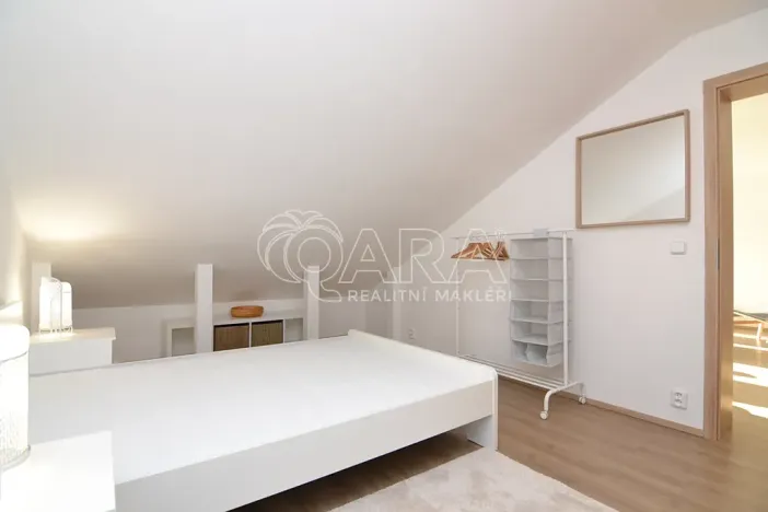 Pronájem bytu 3+kk, Praha - Hlubočepy, Pod Žvahovem, 59 m2