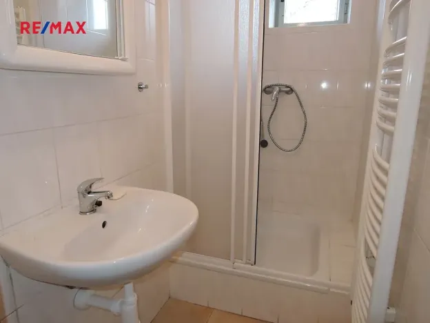 Pronájem výrobních prostor, Hostivice, Školská, 400 m2