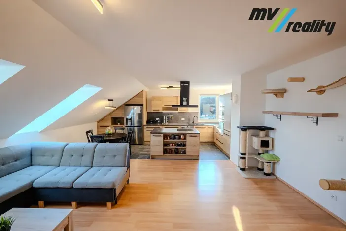 Prodej bytu 4+kk, Milovice, Kaštanová, 131 m2