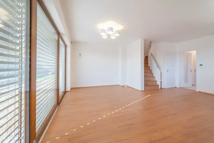 Prodej bytu 4+kk, Mořina, 106 m2