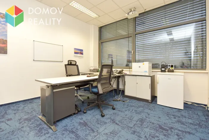 Pronájem kanceláře, Zdice - Černín, 1050 m2